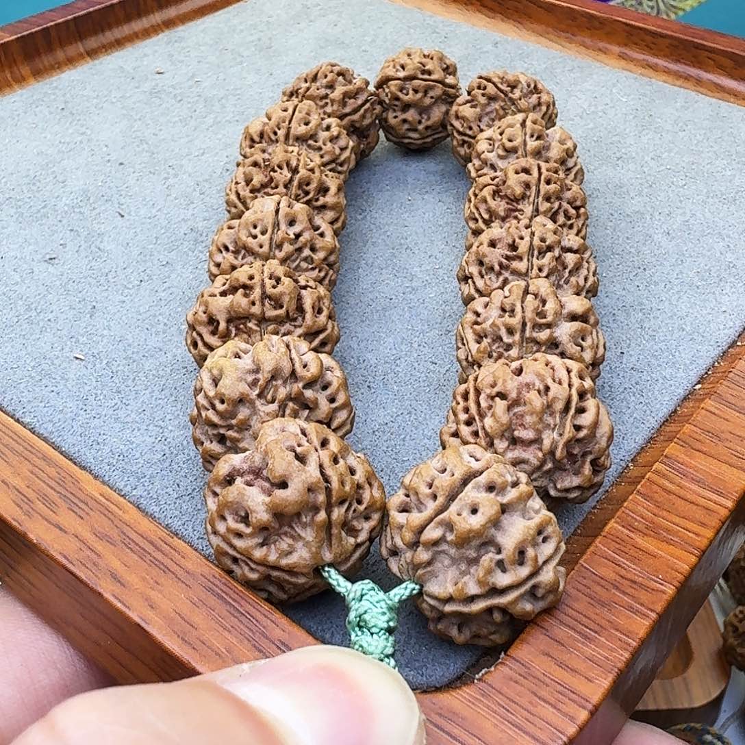 金刚菩提吊坠铁籽梅花