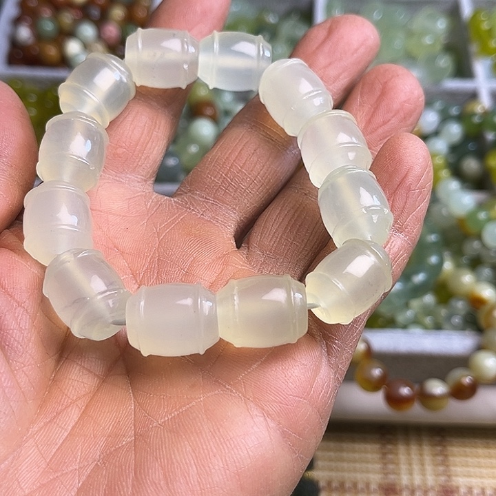 合金蛇纹石玉颈饰