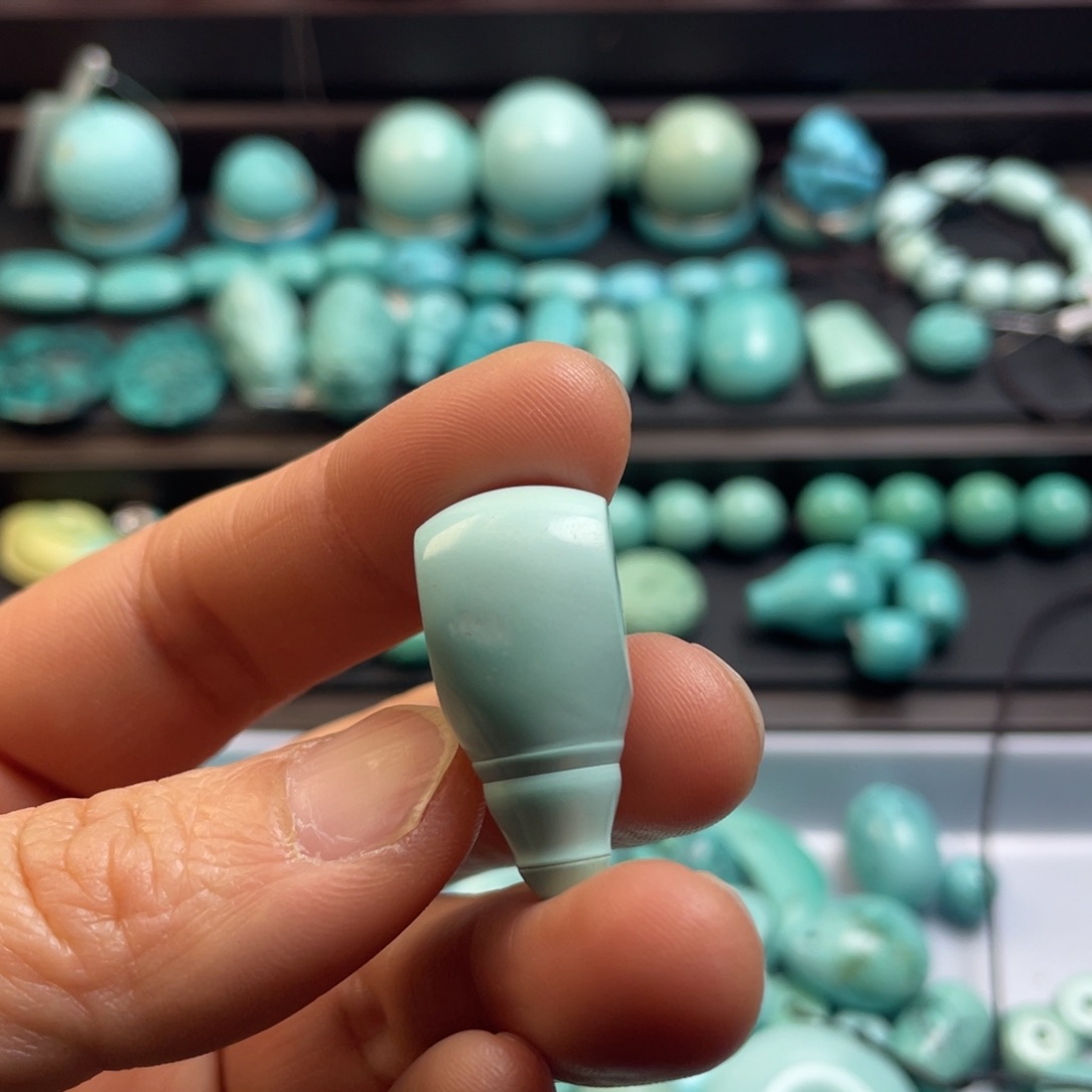 绿松石颈饰未镶嵌海**川