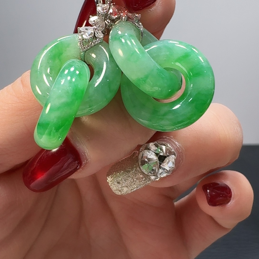 翡翠耳饰18K金镶嵌依*有纹处理