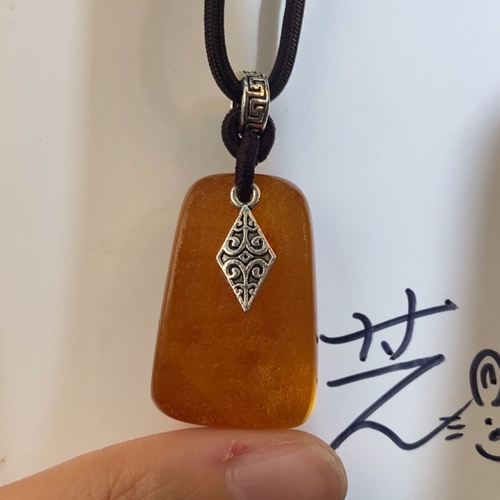 未镶嵌琥珀珠宝奇石