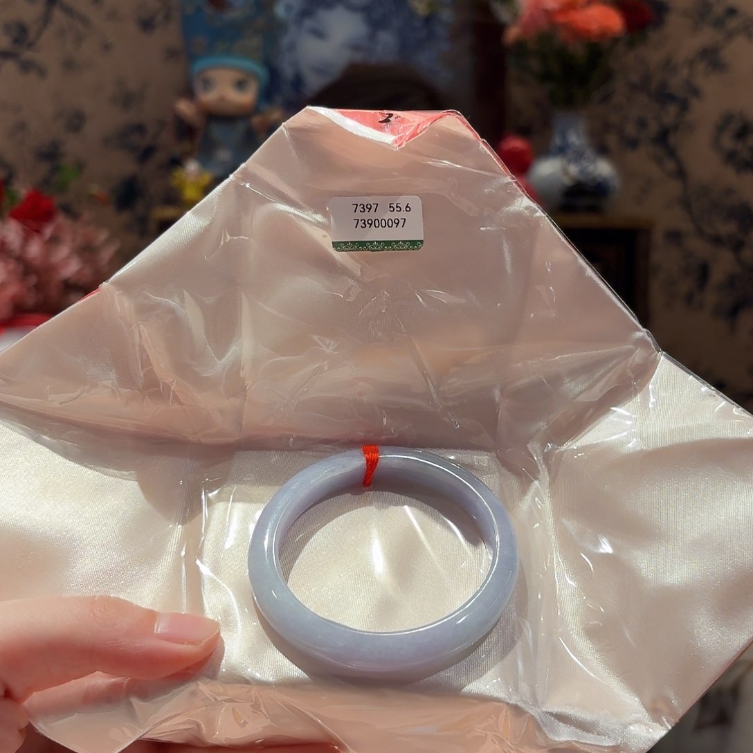 翡翠手镯（贵妃镯）未镶嵌55.6圈口