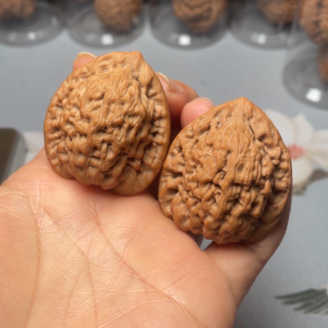 【闪购商品】文玩核桃吊坠金公子……