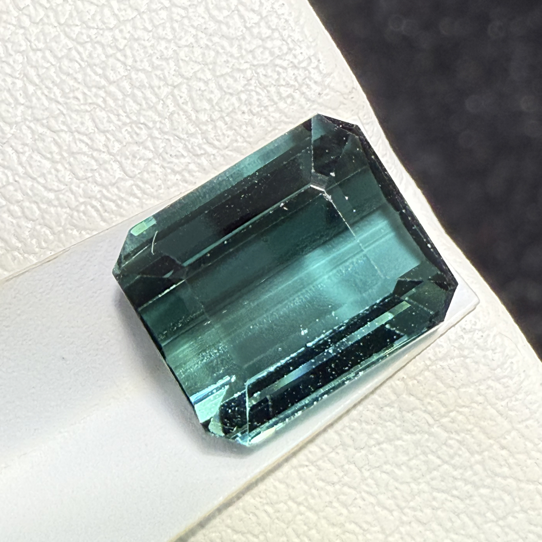 天然极美蓝碧玺裸石，重量: 3.565ct  规格: 9.2*7.8*5.2毫米