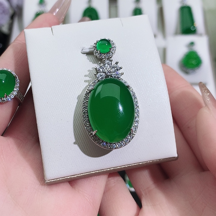 邯***手玛瑙/玉髓未镶嵌戒指纯天然珠宝玉石正品鸽子蛋项链银