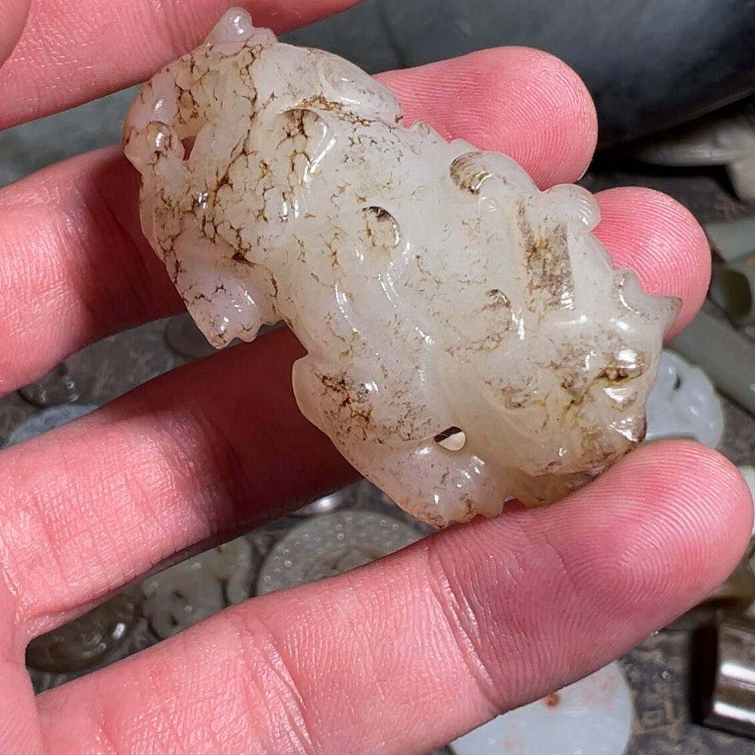 和田玉如图未镶嵌人****甜