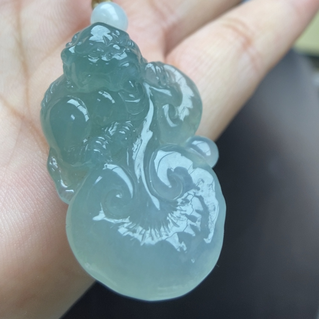 翡翠未镶嵌颈饰吊坠