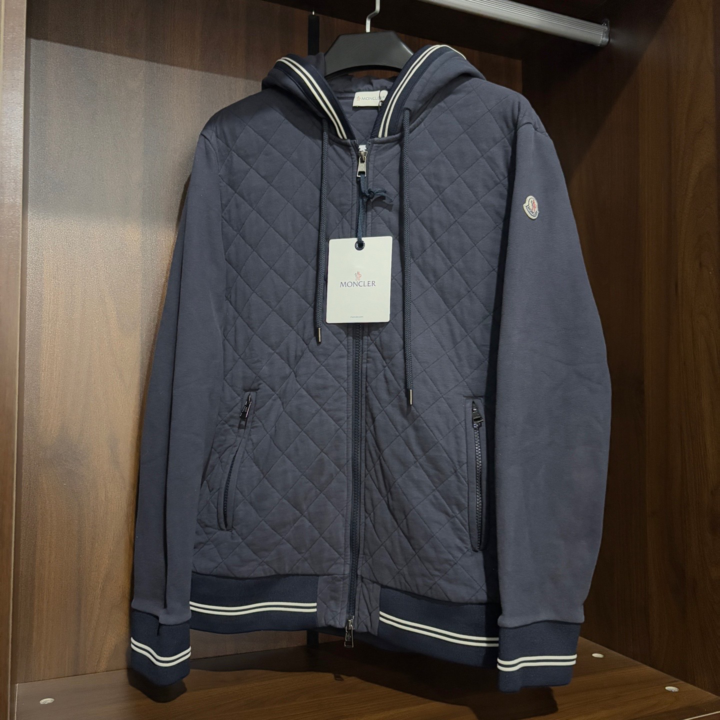 99新 MONCLER 菱形徽标连帽外套/XL码/258208
