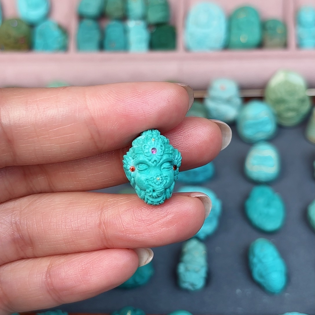 绿松石配饰未镶嵌