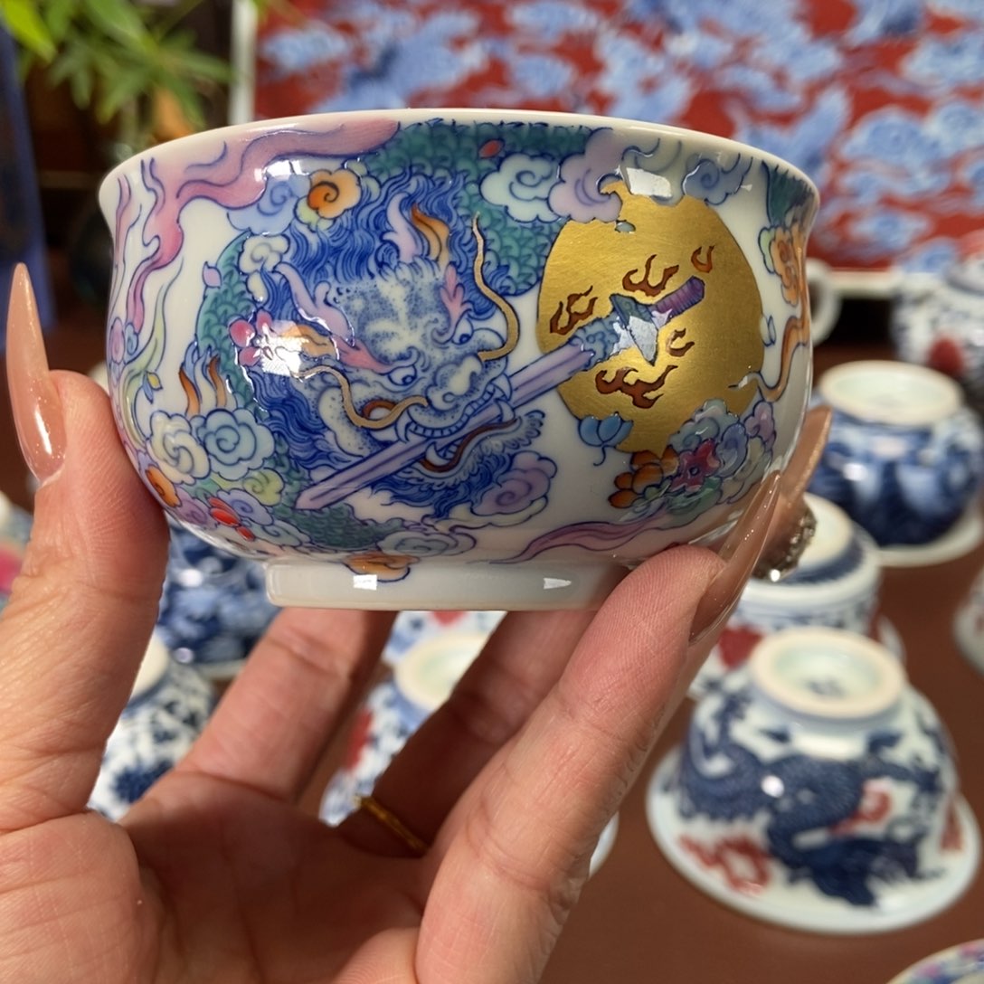 空山明月新斗彩睚眦炉式杯