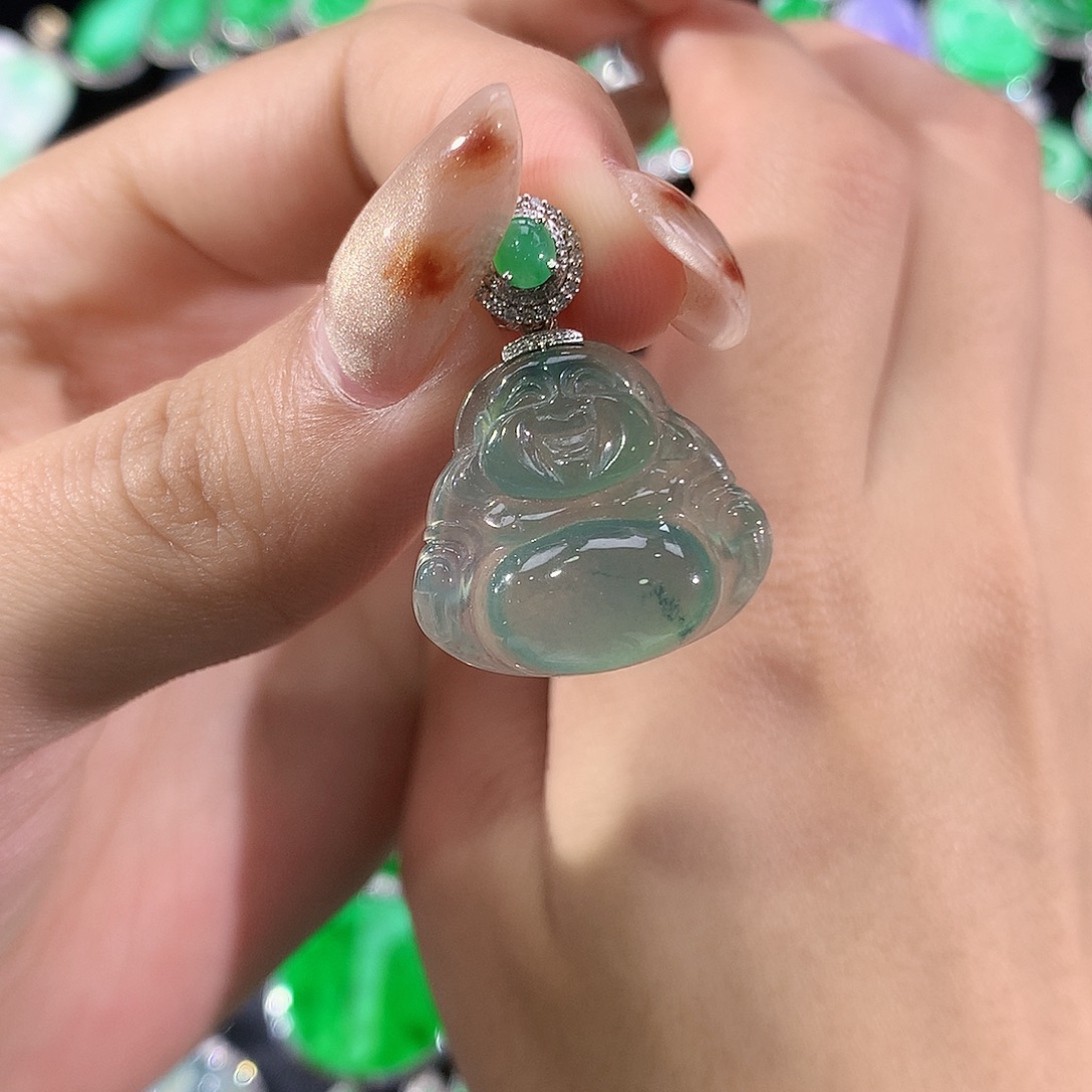 翡翠18K金镶嵌颈饰