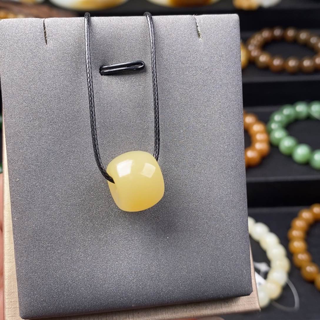 和田玉吊坠未镶嵌