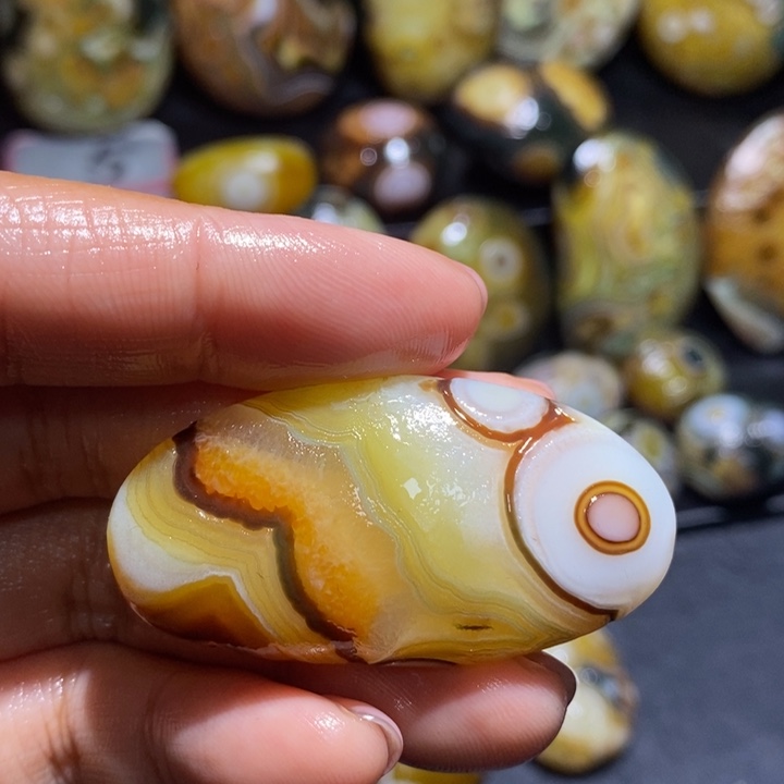 玛瑙/玉髓未镶嵌珠宝半成品112