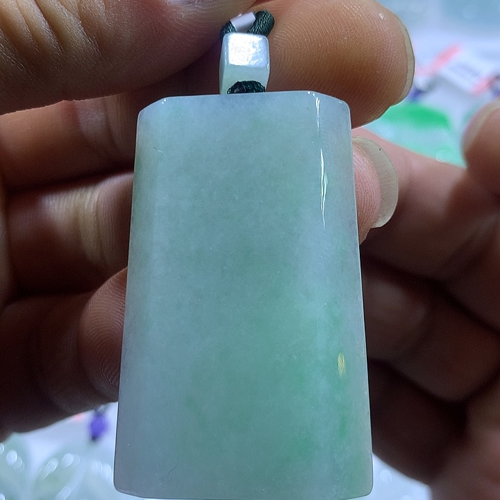 翡翠未镶嵌颈饰天然翡翠吊坠A货