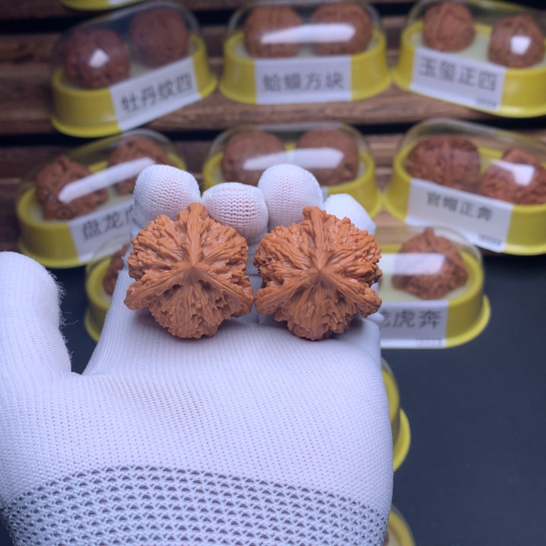 文玩核桃吊坠峰*盘龙虎头奔