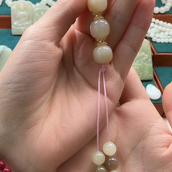 和田玉（糖玉）未镶嵌颈饰