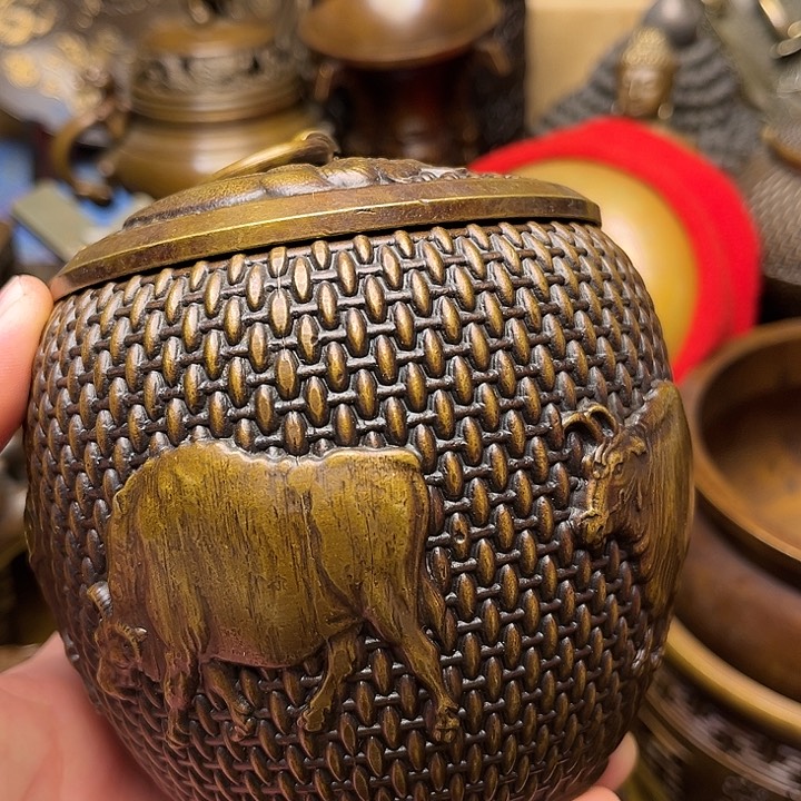 精美铜器批发档口