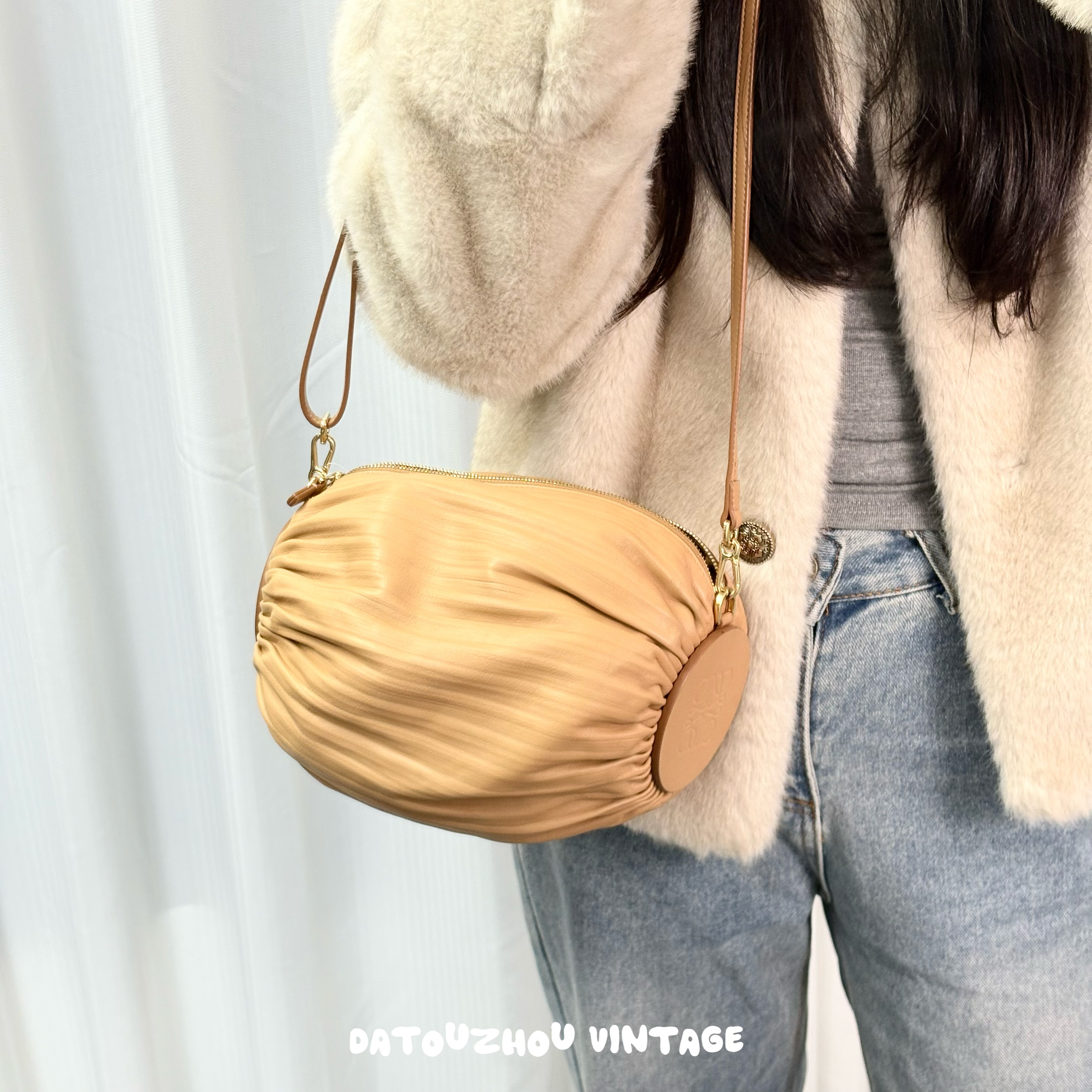 95新 LOEWE/罗意威 太妃糖色手腕包 单肩斜挎包 sq