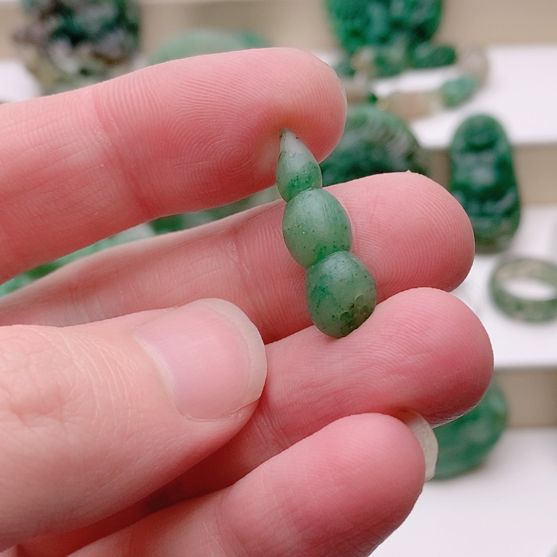 独山玉吊坠未镶嵌