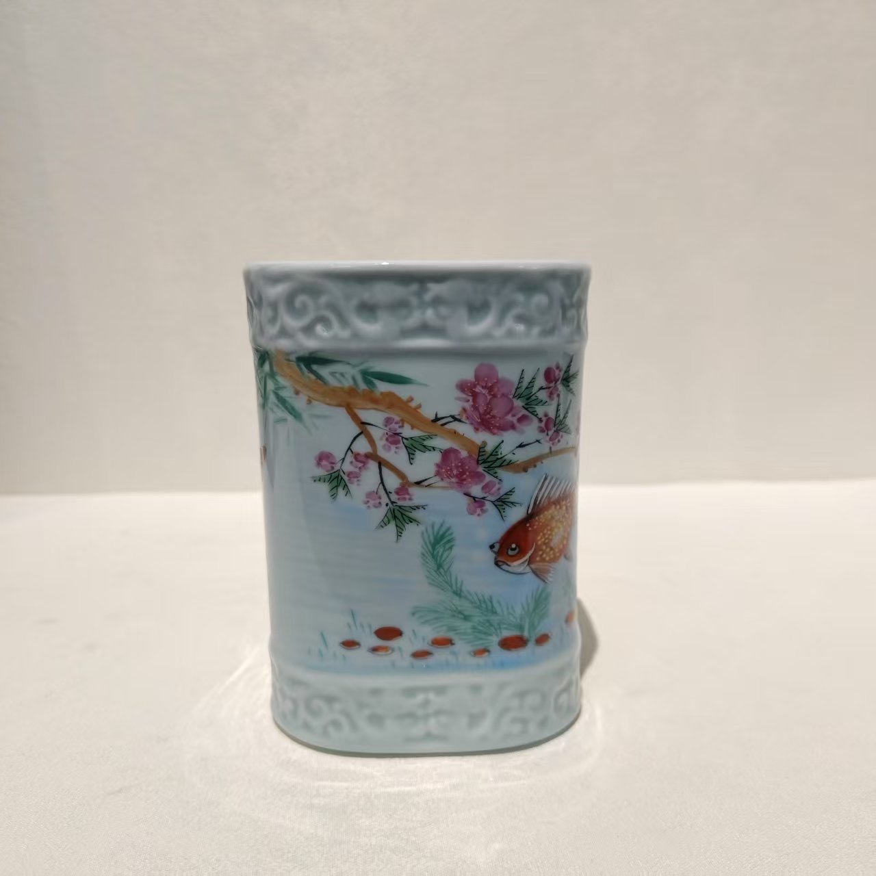 景德镇陶瓷四方笔筒