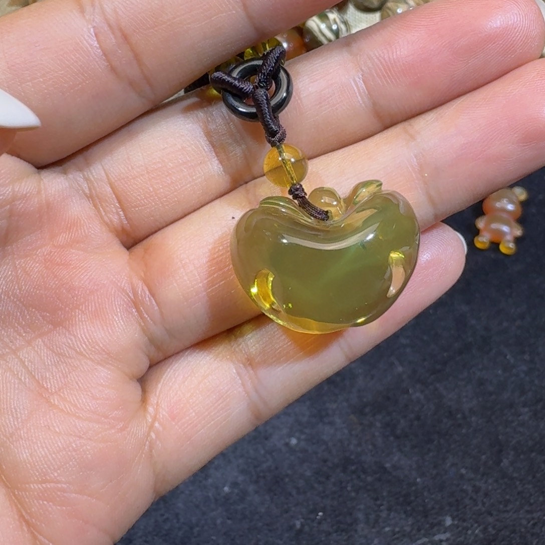 琥珀颈饰未镶嵌苹果吊坠