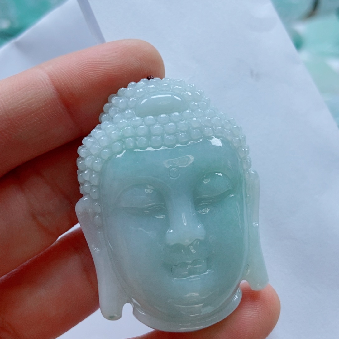 翡翠颈饰未镶嵌天然