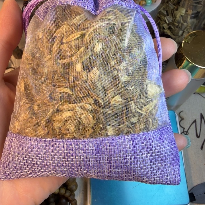 沉香碎屑沉香莺歌绿奇楠勾丝香包