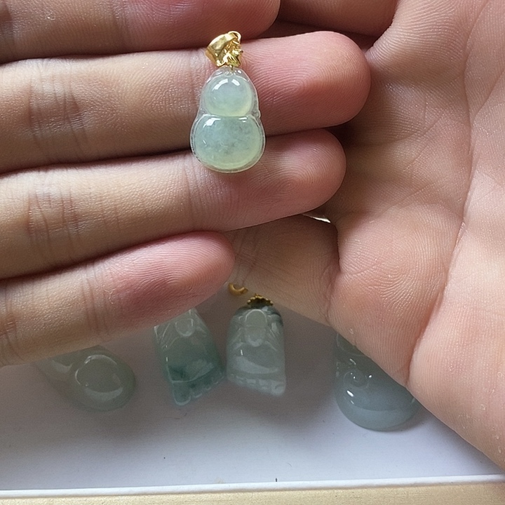 翡翠未镶嵌颈饰天然缅甸a货翡翠