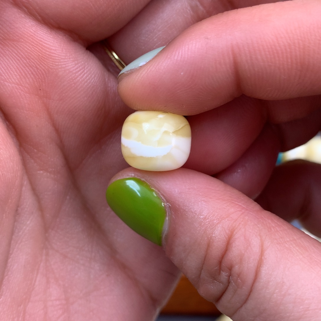 琥珀裸石未镶嵌耶****学蜜蜡