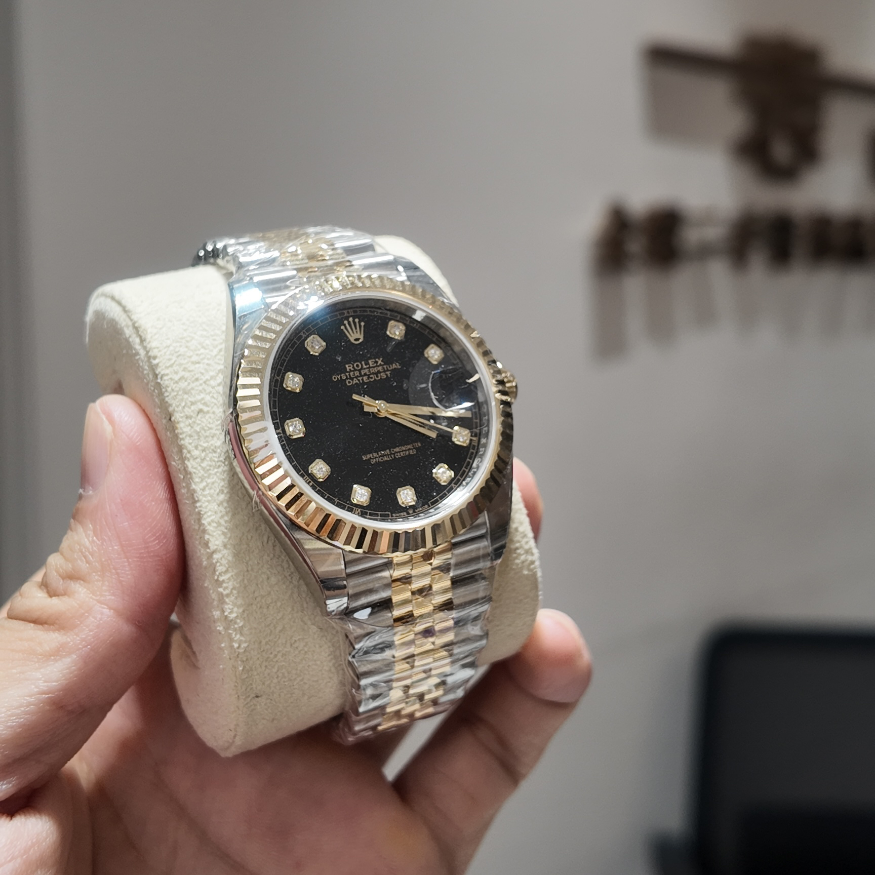 未使用 Rolex/劳力士 一表一友/126333/间金黑钻/25年全膜