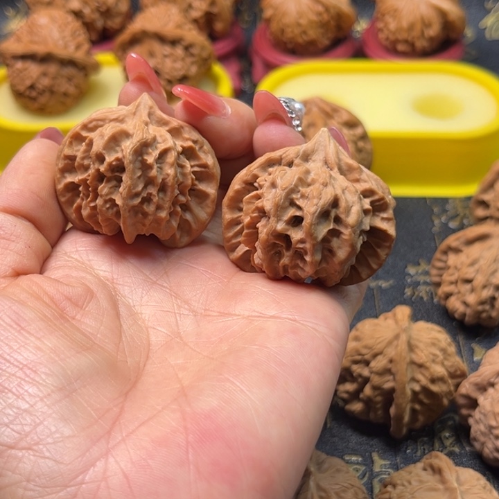 H***O桃核吊坠37曹大龙不退不换