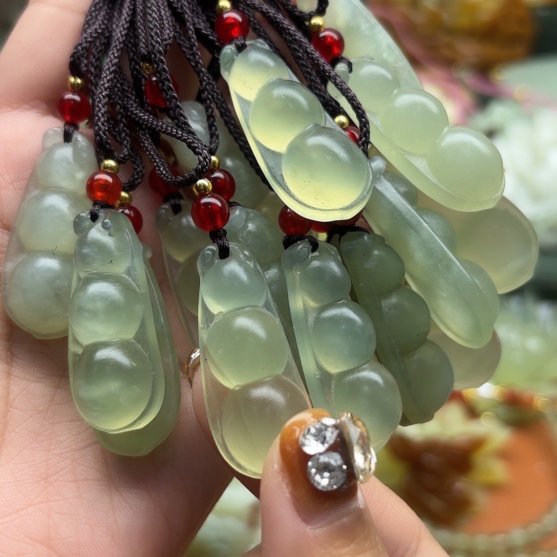 蛇纹石玉未镶嵌吊坠