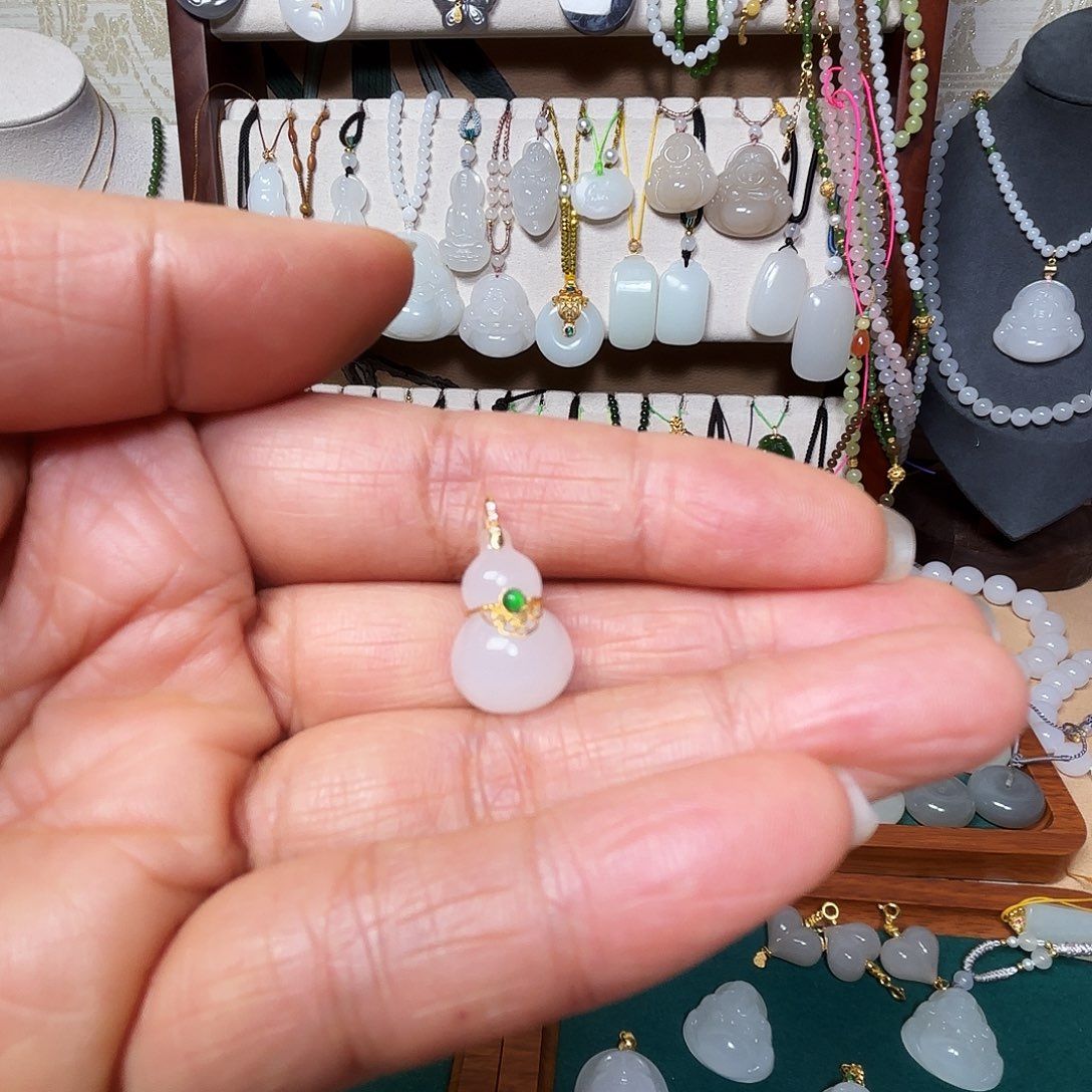 和田玉未镶嵌颈饰