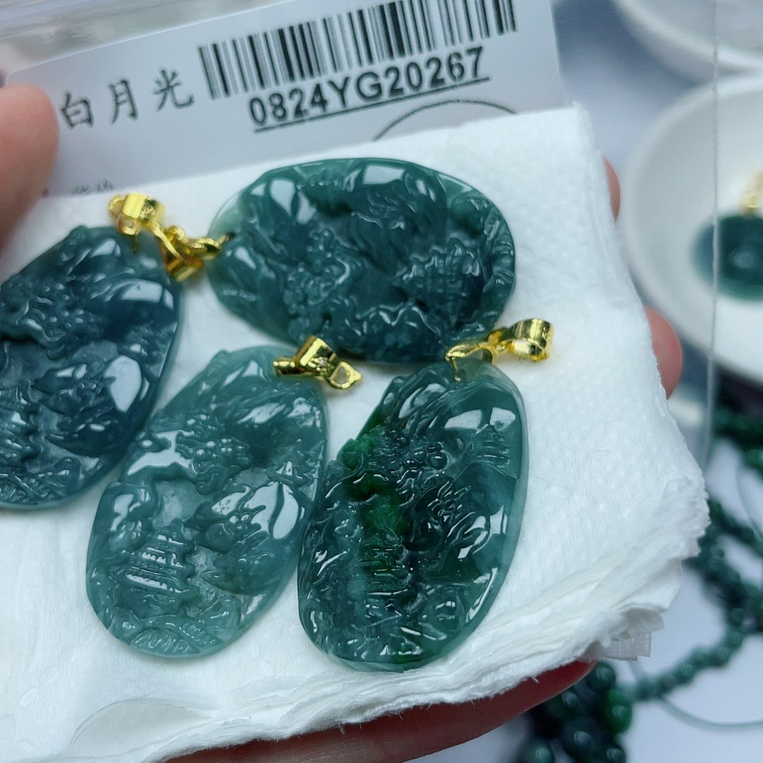 吊坠(不含链)未镶嵌翡翠