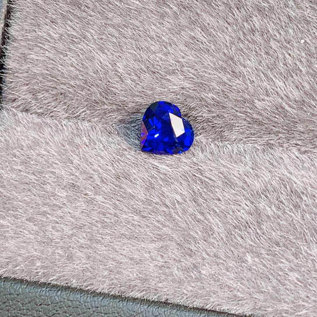 蓝宝石裸石未镶嵌1 .07ct 纯天然皇家蓝蓝宝石