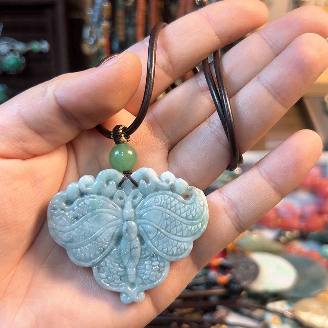 翡翠颈饰未镶嵌吊坠