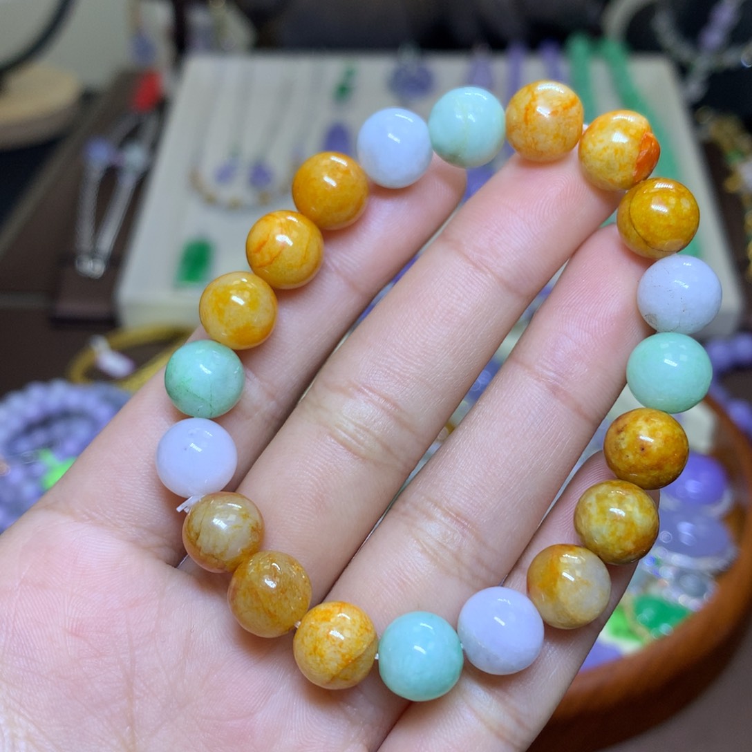 翡翠颈饰未镶嵌翡翠