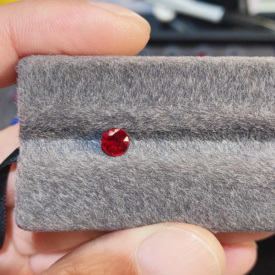 红宝石裸石未镶嵌0.88ct 无烧
