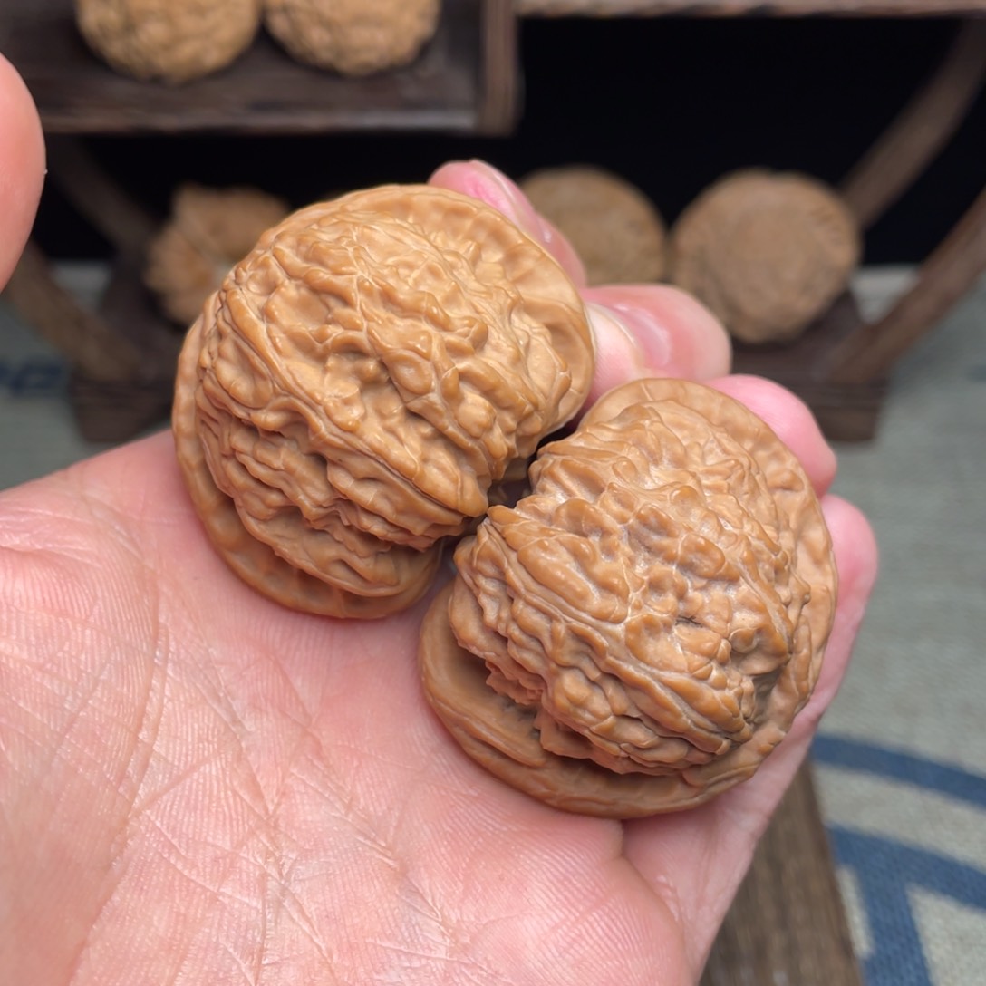 文玩核桃把件43.8毕业高货白狮子