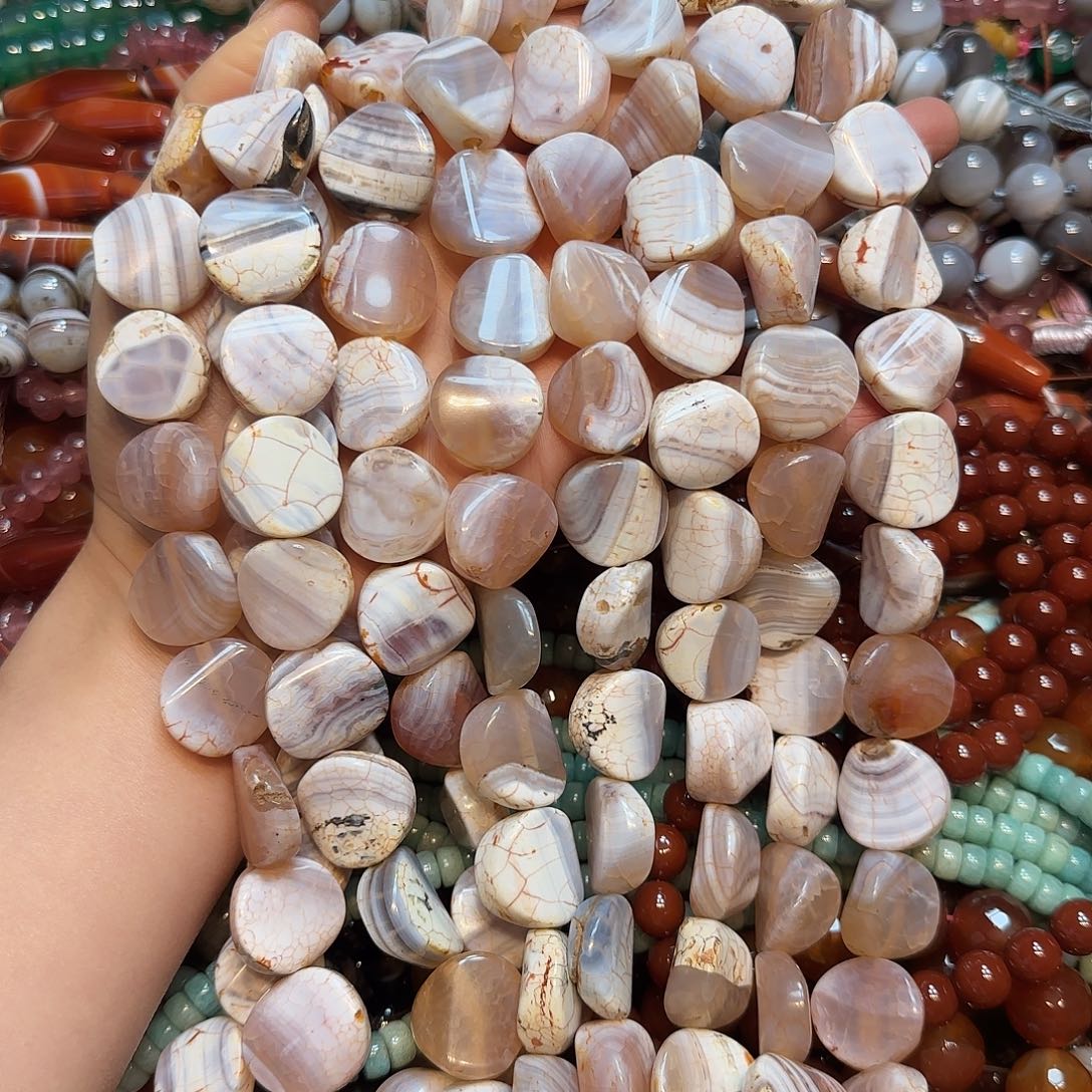 玛瑙/玉髓合金珠宝半成品扭胖粉奶片玛瑙一条