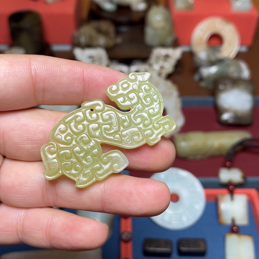 -***理和田玉未镶嵌挂件