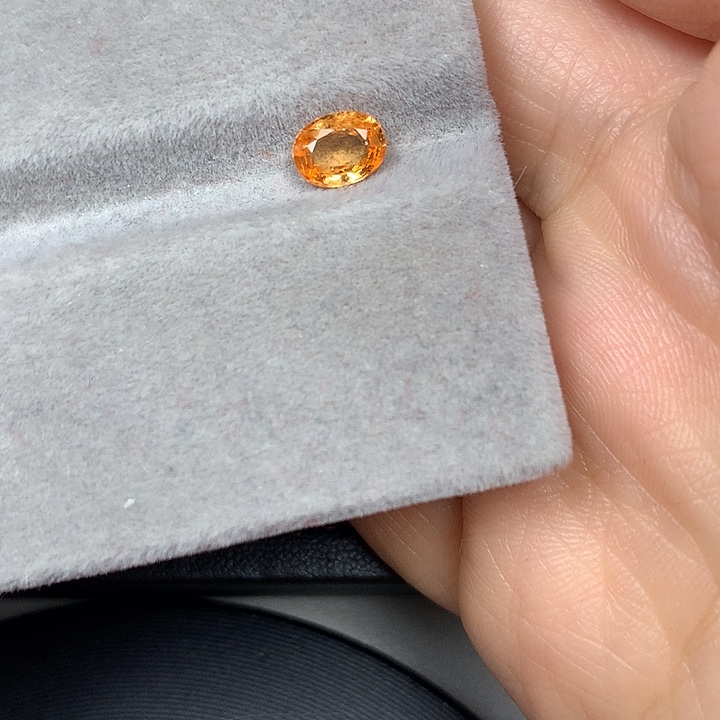未镶嵌裸石石榴石1.01ct芬达石
