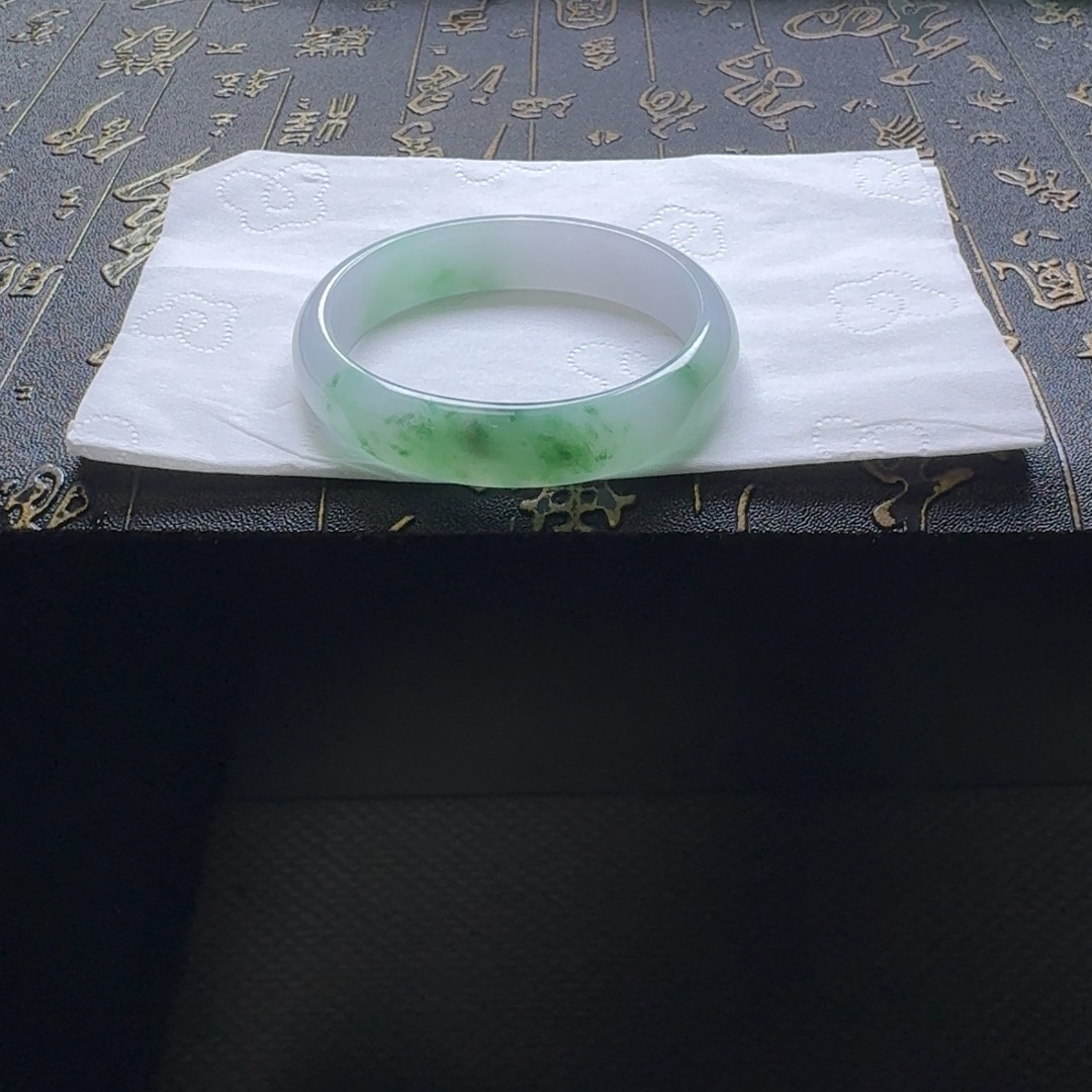 未镶嵌翡翠手镯定制翡翠