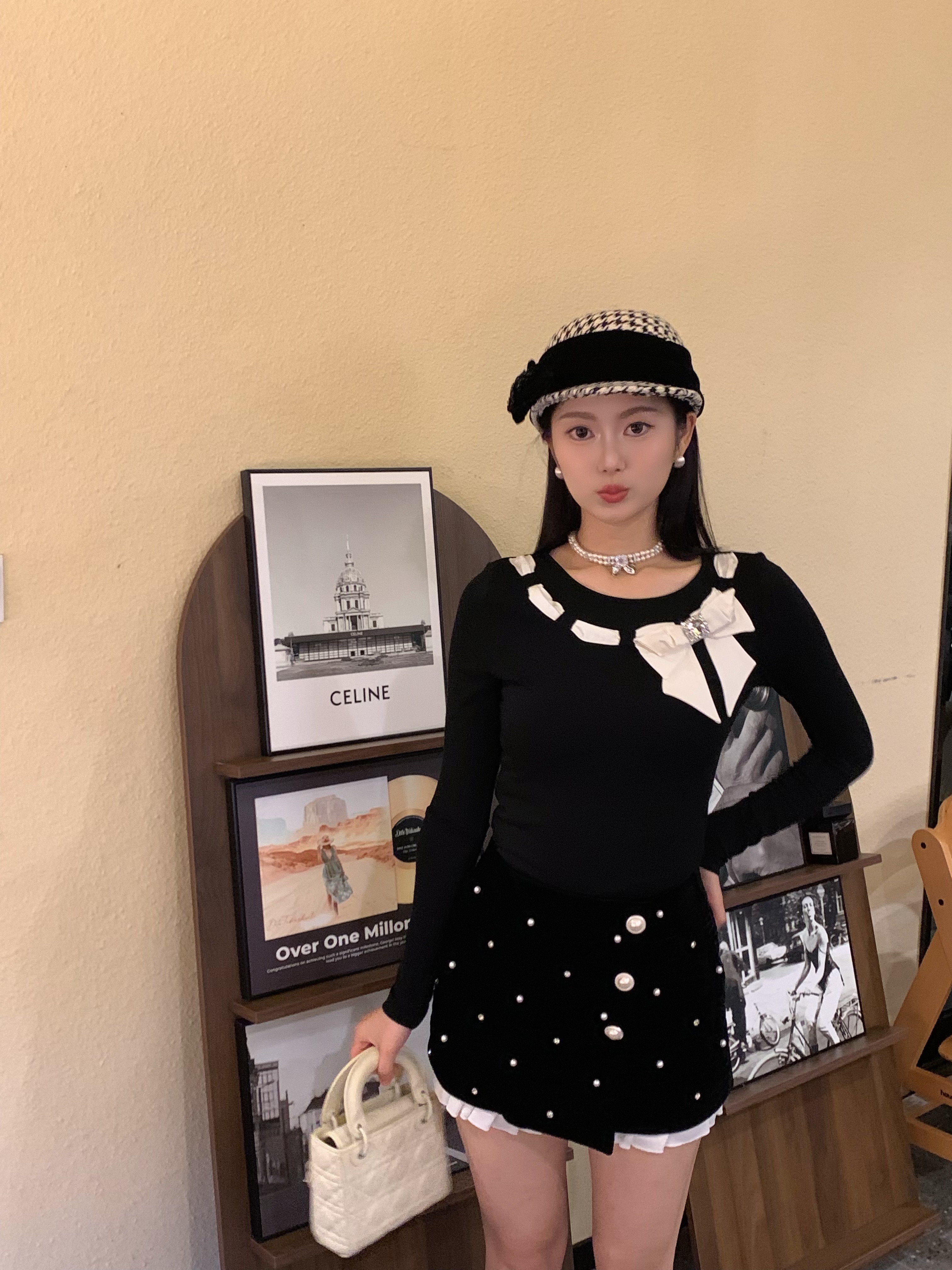 LIULIU（舒适底牌）法式钉珠蝴蝶结装饰黑色打底衫2025秋冬新款