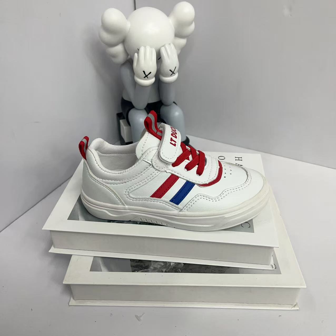 1119儿童四季通用圆头轻便休闲板鞋单鞋时尚学生潮流