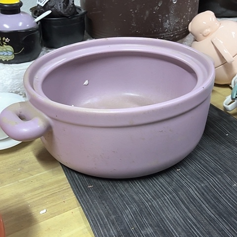 微瑕，明火，口径26厘米，高度12，4L无盖，紫色