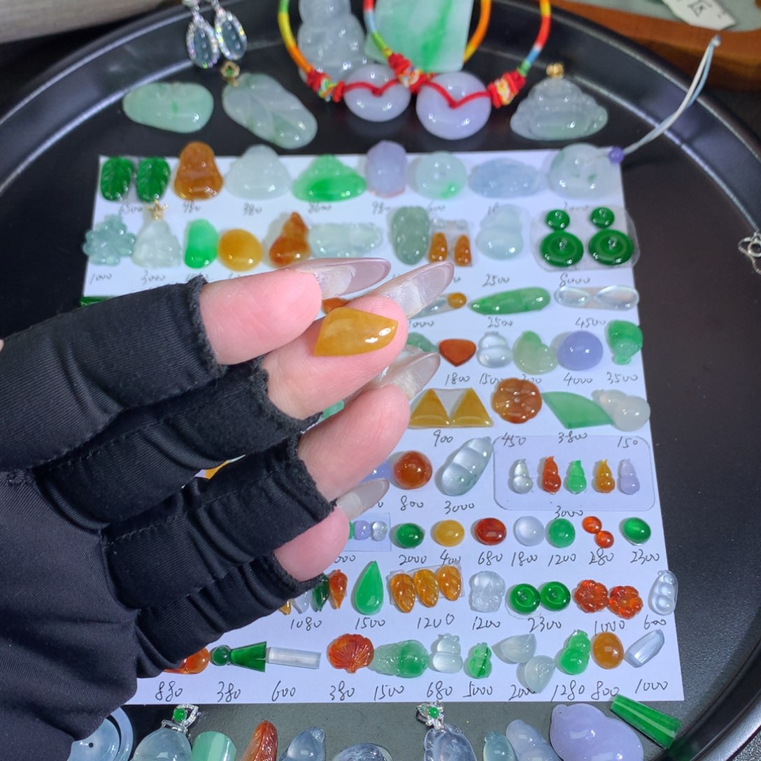 翡翠未镶嵌吊坠(不含链)黄随行