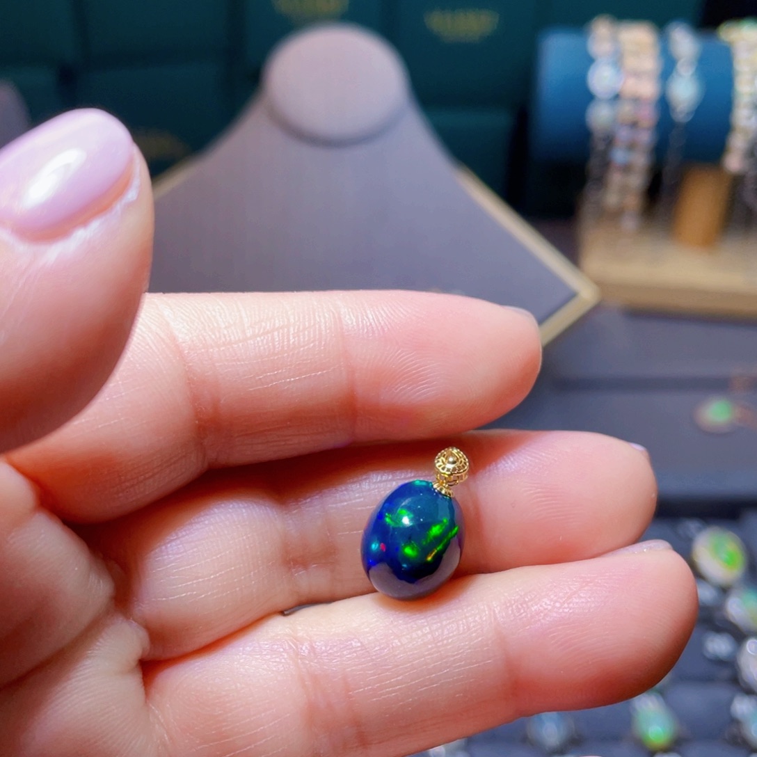 欧泊吊坠〉18K金镶嵌.****t