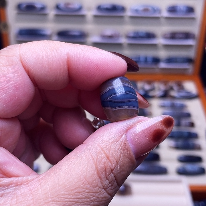 贝***爷玛瑙/玉髓未镶嵌颈饰