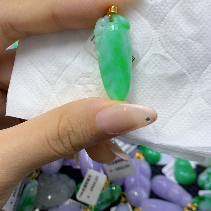 颈饰18K金镶嵌翡翠